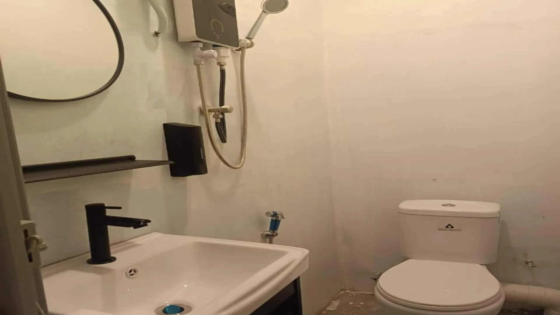 Oyo 91085 J Stay Guesthouse Jelutong 2*,  Malezja